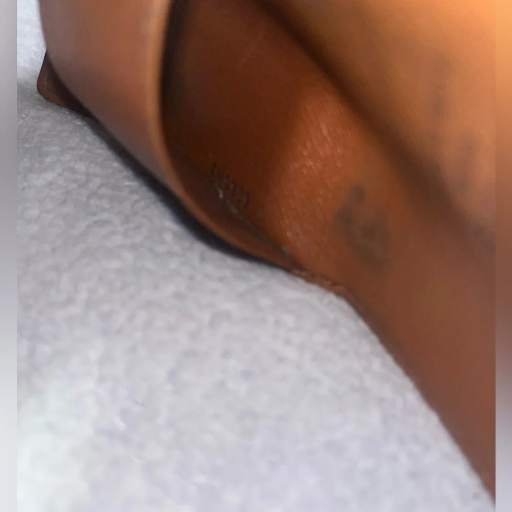 Louis Vuitton 4 Ring Key Holder - Picture 11 of 12